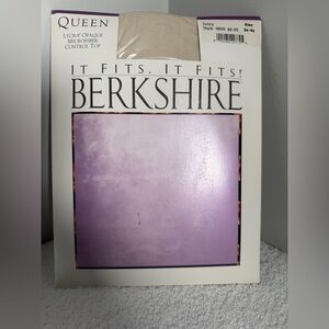 Berkshire Sheer Hosiery in Ivory 3X-4X